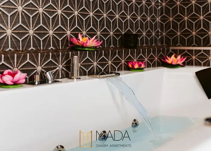 ゲストハウス Mada Charm Jacuzzi ヴェルナッツァ